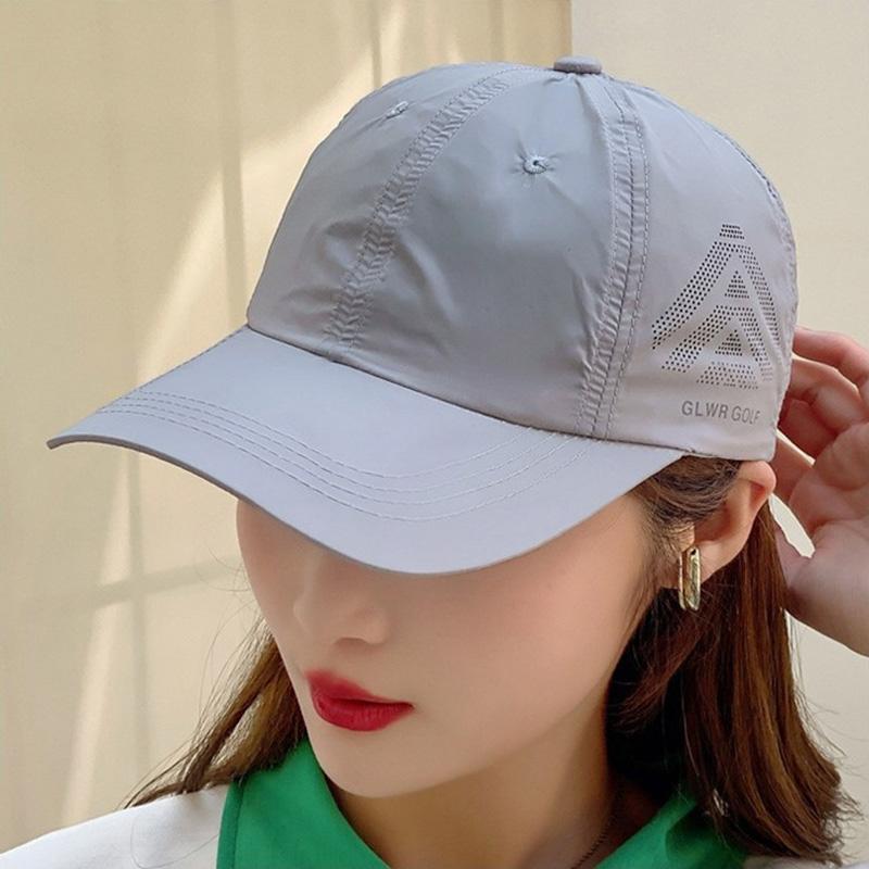 Breathable Quick-Drying Sports Cap for Sun Protection and Comfort Adjustable світло-сірий колір
Breathable Quick-Drying Sports Cap for Sun Protection and Comfort Adjustable світло-сірий колір