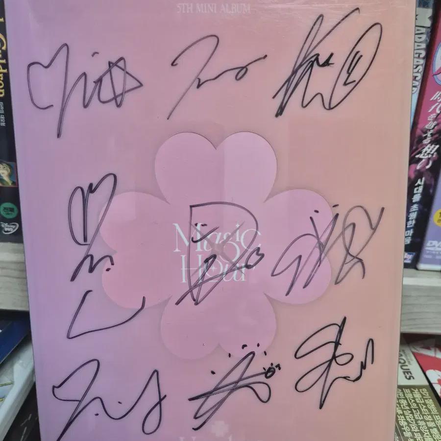 Kep1er Мини Том. 5 Альбомов CD с автографами
Kep1er Мини Том. 5 Альбомов CD с автографами