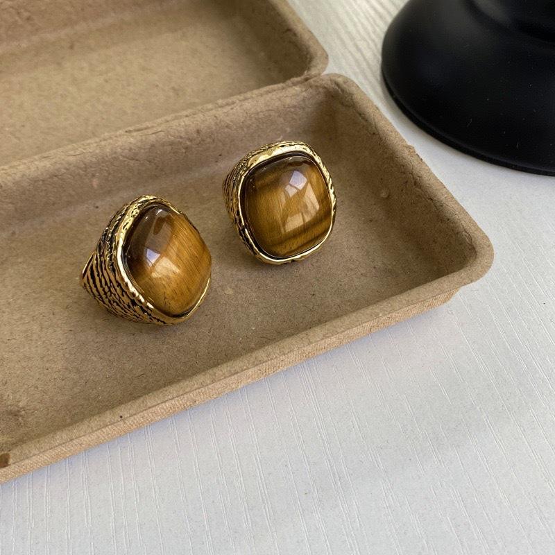 Кольцо-индекс в стиле ретро с розовым кристаллом и бирюзой: Модный французский нишевый дизайн для женщин Size 7
Кольцо-индекс в стиле ретро с розовым кристаллом и бирюзой: Модный французский нишевый дизайн для женщин Size 7