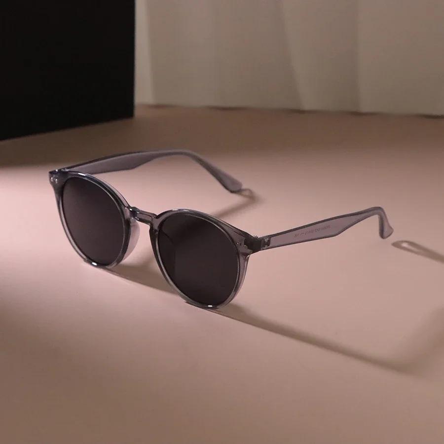 Retro Round Casual Sunglasses Men Women Brand Designer Classic Shades Vintage Sun Glasses Male Other
Retro Round Casual Sunglasses Men Women Brand Designer Classic Shades Vintage Sun Glasses Male Other
