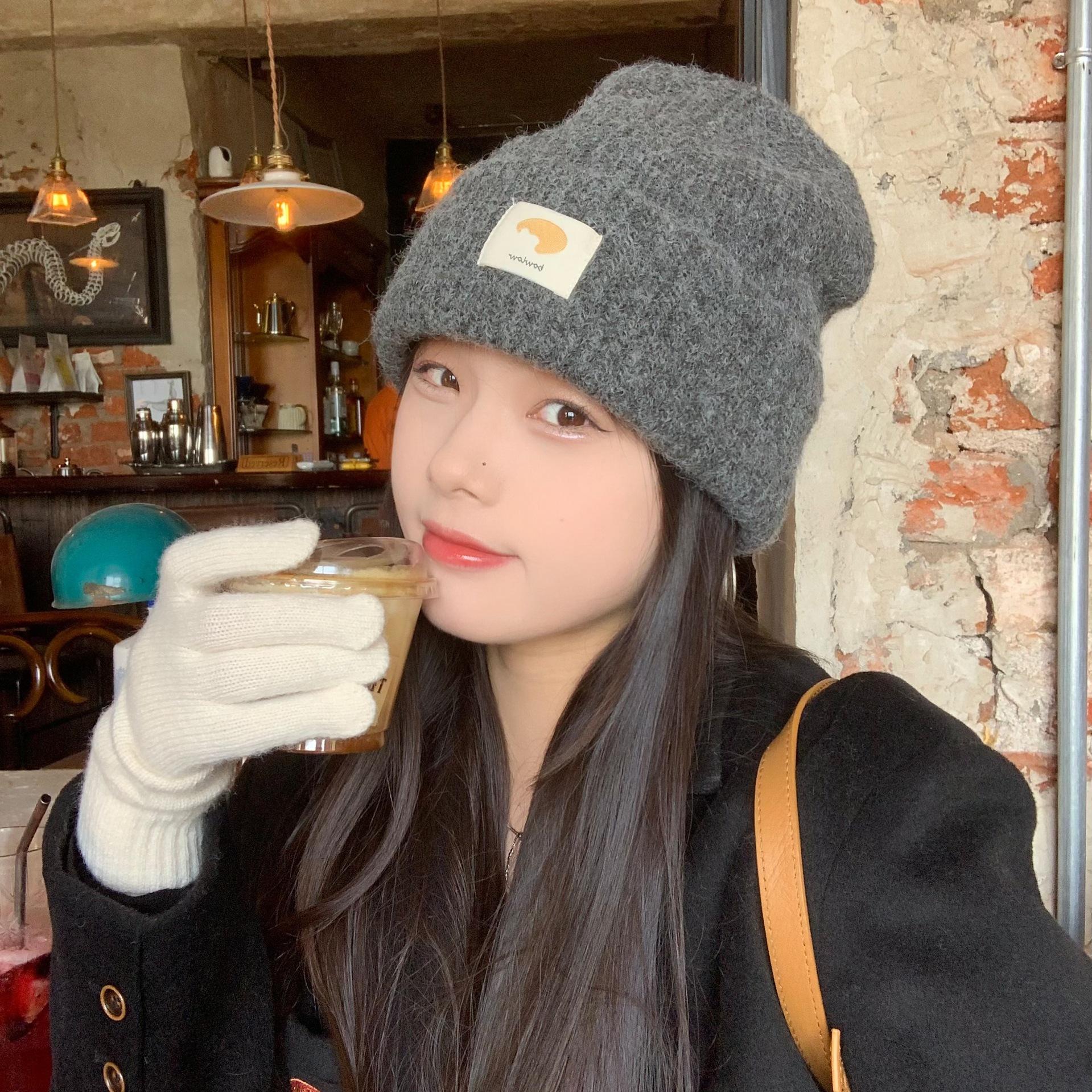 Autumn and Winter New Korean Style Trendy Versatile Face Showing Small Cold Hat with Ear Protection Pullover Woolen Hat Adjustable
Autumn and Winter New Korean Style Trendy Versatile Face Showing Small Cold Hat with Ear Protection Pullover Woolen Hat Adjustable