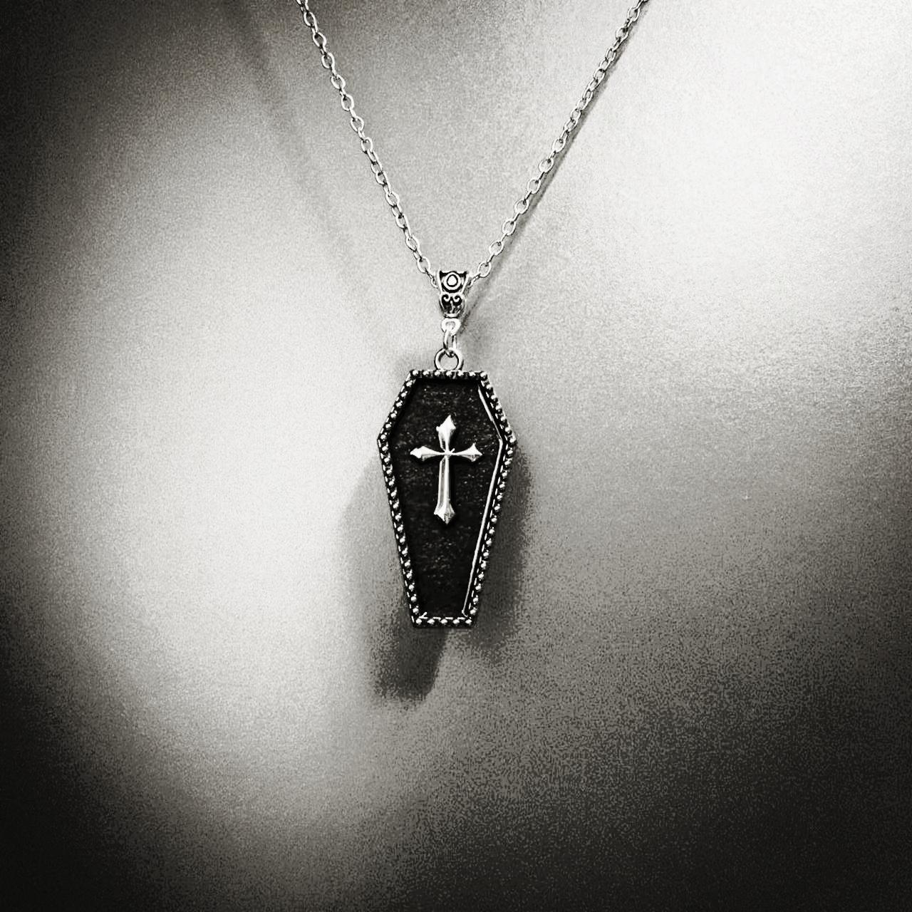 Gothic Exquisite Red Drop Glaze Large Coffin Cross Relief Pendant Necklace for Men Women Halloween Party Jewelry Accessories чёрный
Gothic Exquisite Red Drop Glaze Large Coffin Cross Relief Pendant Necklace for Men Women Halloween Party Jewelry Accessories чёрный