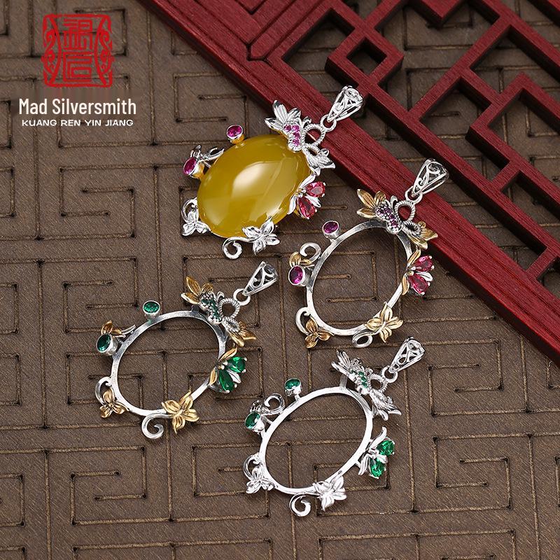 Women s S925 Sterling Silver Flower Pendant Setting for DIY Necklace, Fits 18x25mm Stones like Amber or Turquoise.
Women s S925 Sterling Silver Flower Pendant Setting for DIY Necklace, Fits 18x25mm Stones like Amber or Turquoise.
