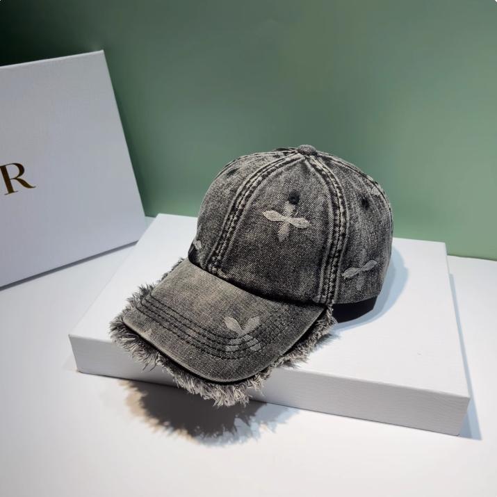 Cotton Embroidered Baseball Cap Vintage Classic Design Solid Color Casual Hat for Men Women Outdoor Daily Wear Lightweight чёрный
Cotton Embroidered Baseball Cap Vintage Classic Design Solid Color Casual Hat for Men Women Outdoor Daily Wear Lightweight чёрный