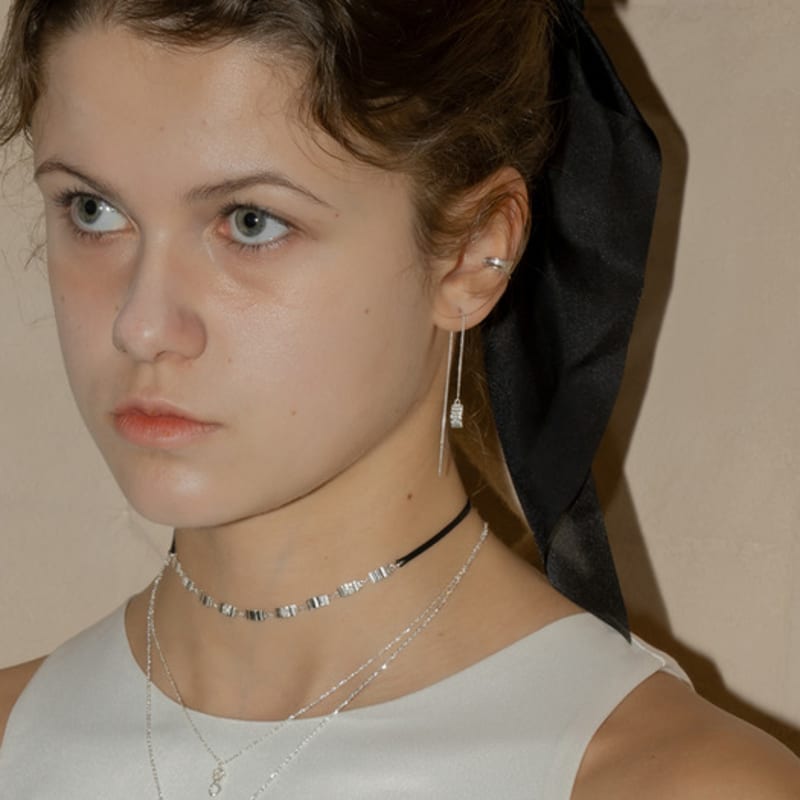 FADEMINE flat coat of arms Earcuff Silver
FADEMINE flat coat of arms Earcuff Silver