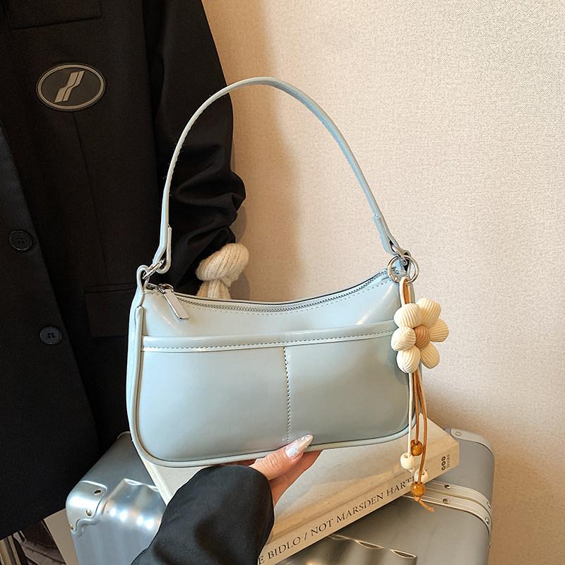 Exquisite Pink One Shoulder Bag Spring Summer Women s Floral Pendant Underarm Handbags Texture Soft PU Crossbody Bag (20cm<Max Length<30cm) синий
Exquisite Pink One Shoulder Bag Spring Summer Women s Floral Pendant Underarm Handbags Texture Soft PU Crossbody Bag (20cm<Max Length<30cm) синий