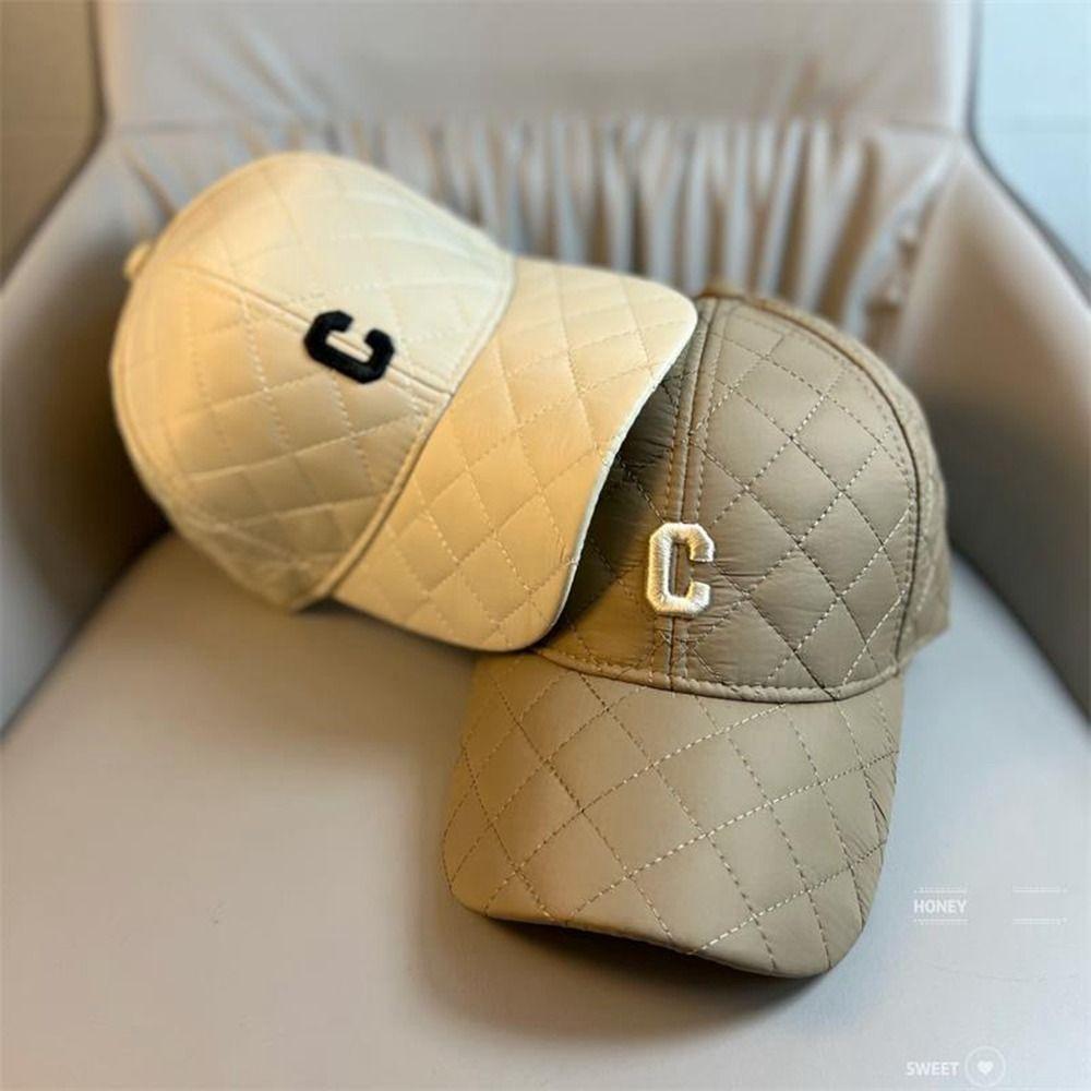 Men Down Cotton Peaked Hat Rhombic C Letter Girl Baseball Hat Korean Style Caps Winter Baseball Cap чорний
Men Down Cotton Peaked Hat Rhombic C Letter Girl Baseball Hat Korean Style Caps Winter Baseball Cap чорний