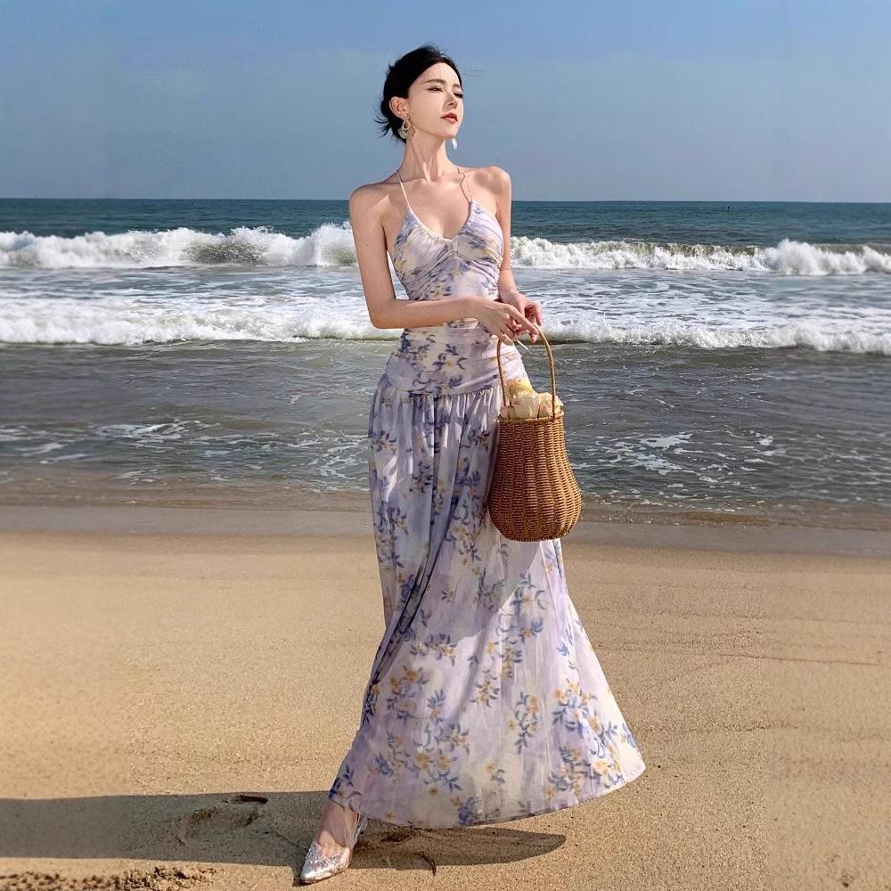 Women s Pleated Floral Halter Dress: Backless A-line Mesh Skirt with Slimming Waist for Summer Vacation XL Premium
Women s Pleated Floral Halter Dress: Backless A-line Mesh Skirt with Slimming Waist for Summer Vacation XL Premium