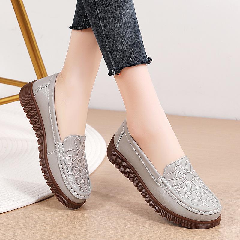 2026 Spring Women s Embroidered Fashion Soft Sole Casual Shoes, Sizes 35-41 38
2026 Spring Women s Embroidered Fashion Soft Sole Casual Shoes, Sizes 35-41 38