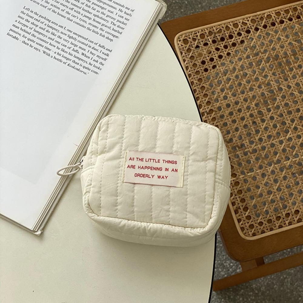 Organizer Data Cable Bag Mini Coin Purse Cosmetic Bag Earphone Storage Pouch Lipsticks бежевий
Organizer Data Cable Bag Mini Coin Purse Cosmetic Bag Earphone Storage Pouch Lipsticks бежевий