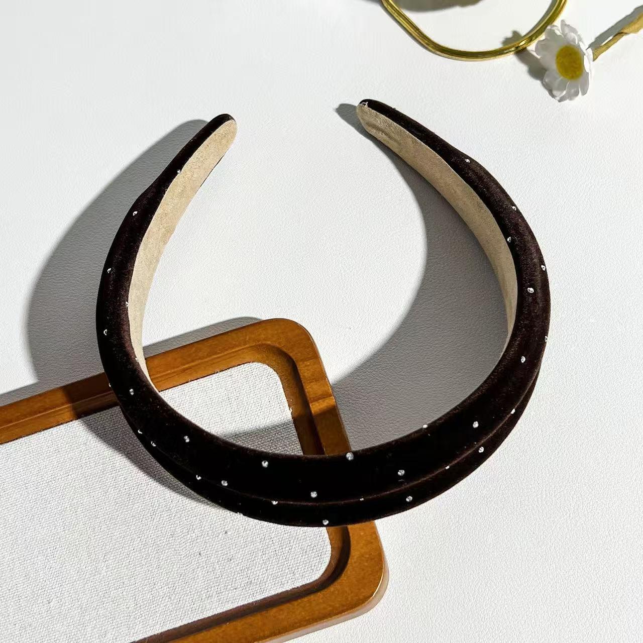 Корейский стиль Аврора Свет Высокий Череп Топ Повязка на голову для женщин - Универсальный и Модный Аксессуар для волос
Корейский стиль Аврора Свет Высокий Череп Топ Повязка на голову для женщин - Универсальный и Модный Аксессуар для волос