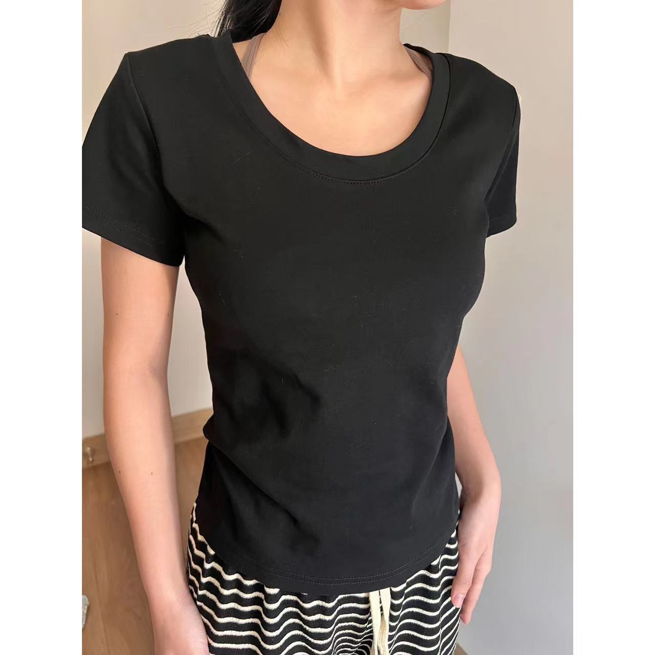 Front shoulder low round neck exposed clavicle short-sleeved T-shirt women s summer new pure cotton slim and thin U-neck inner top XL чорний
Front shoulder low round neck exposed clavicle short-sleeved T-shirt women s summer new pure cotton slim and thin U-neck inner top XL чорний