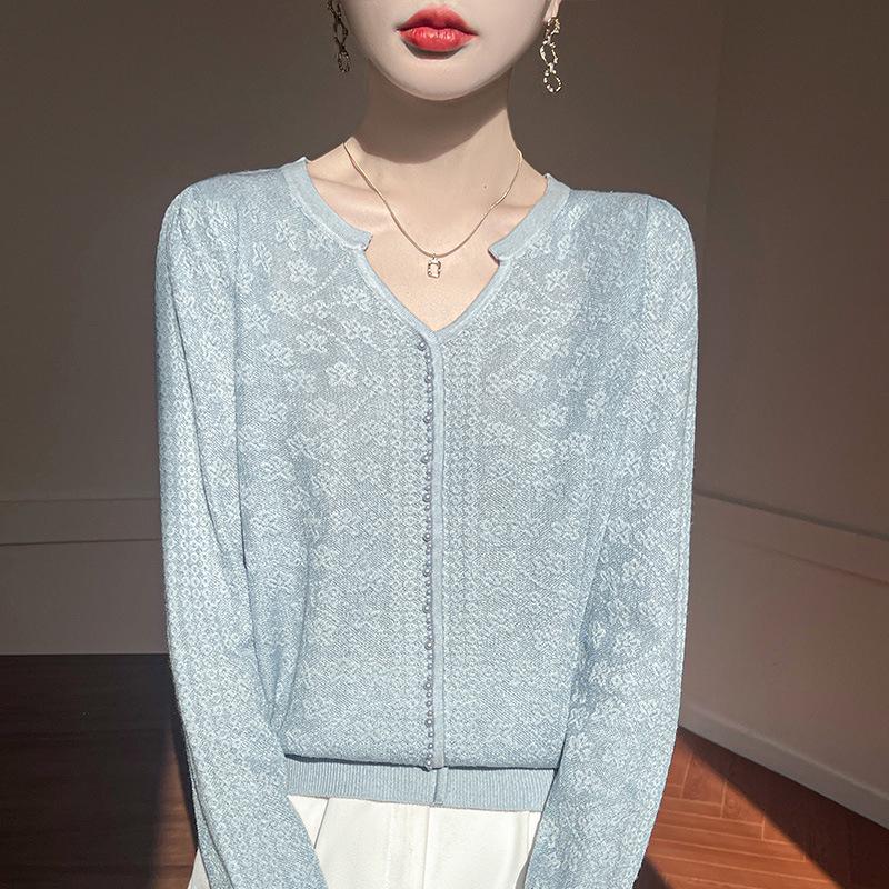Women s Spring/Summer Pearl Button V-Neck Cutout Knitted Pullover Top L (Suitable for 110-130 Jin)
Women s Spring/Summer Pearl Button V-Neck Cutout Knitted Pullover Top L (Suitable for 110-130 Jin)