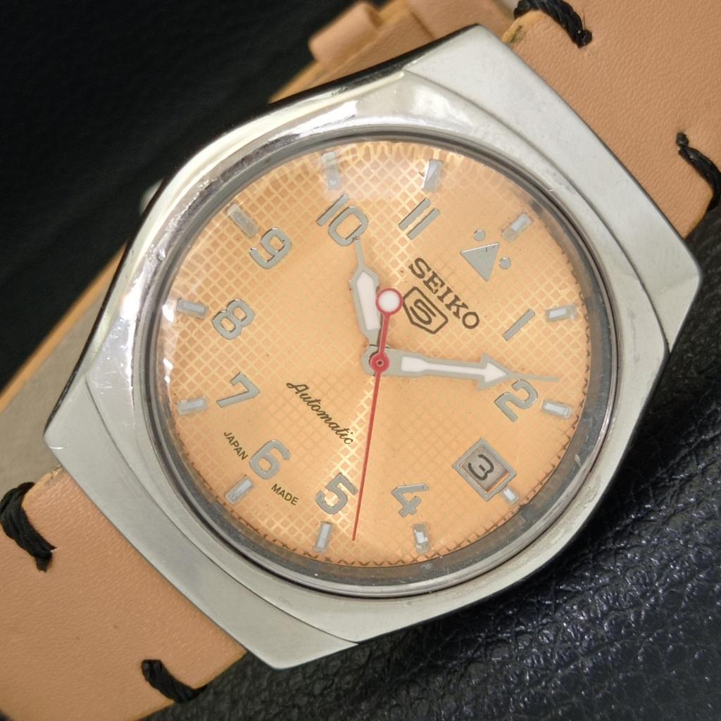 Б/У винтажные мужские часы SEIKO 5 AUTOMATIC 7005A JAPAN с золотым циферблатом и датой a433401-2 R116-a433401
Б/У винтажные мужские часы SEIKO 5 AUTOMATIC 7005A JAPAN с золотым циферблатом и датой a433401-2 R116-a433401