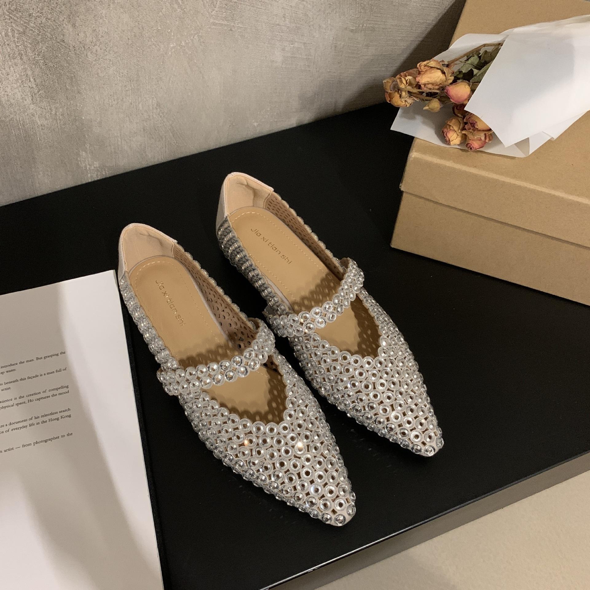 Niche hollow rhinestone design sense breathable single shoes women s 2025 summer new flat bottom word belt Mary Jane shoes women 39
Niche hollow rhinestone design sense breathable single shoes women s 2025 summer new flat bottom word belt Mary Jane shoes women 39