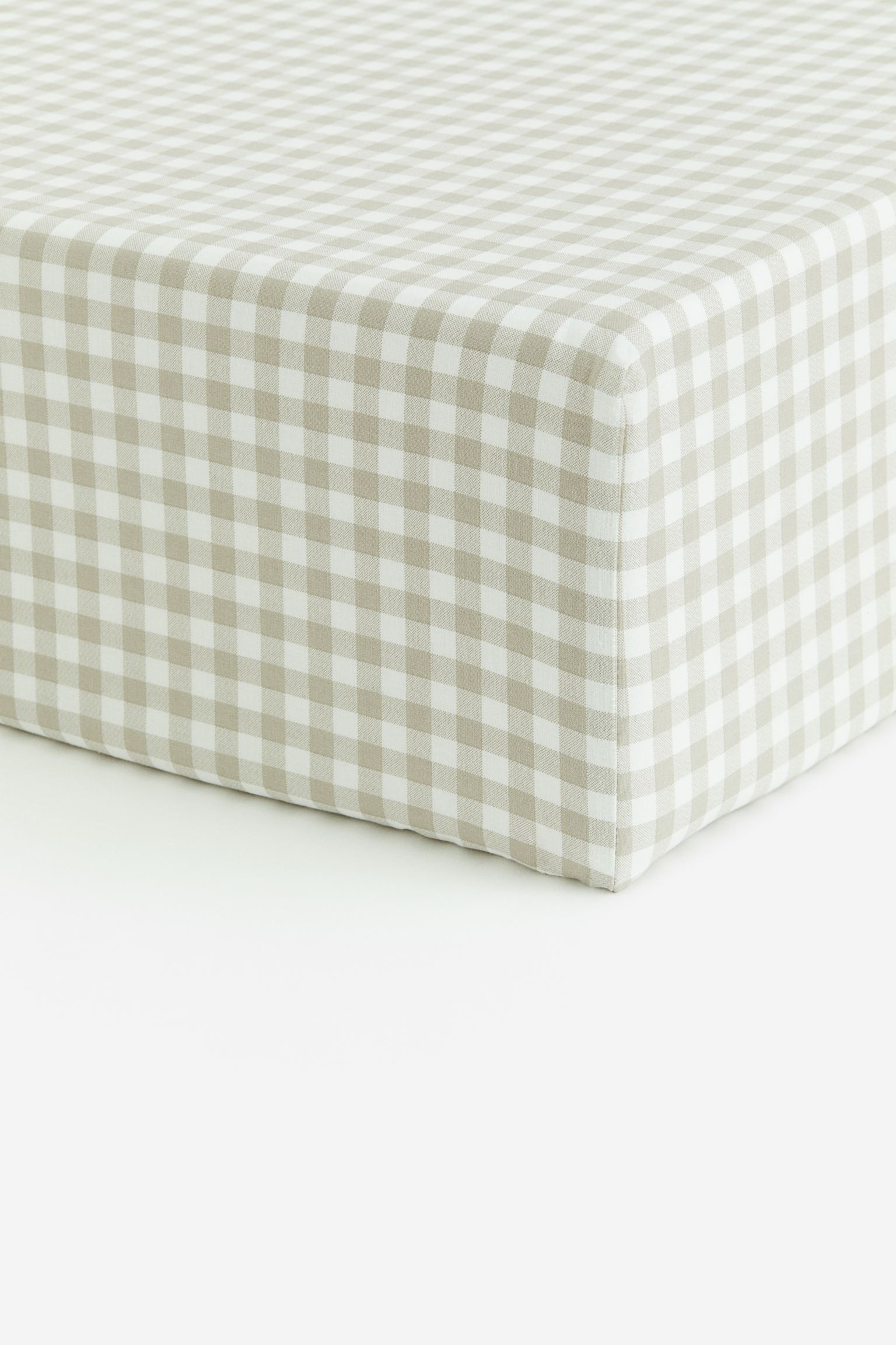 Приталенная простыня в клетку «гингем» 
Приталенная простыня в клетку «гингем»