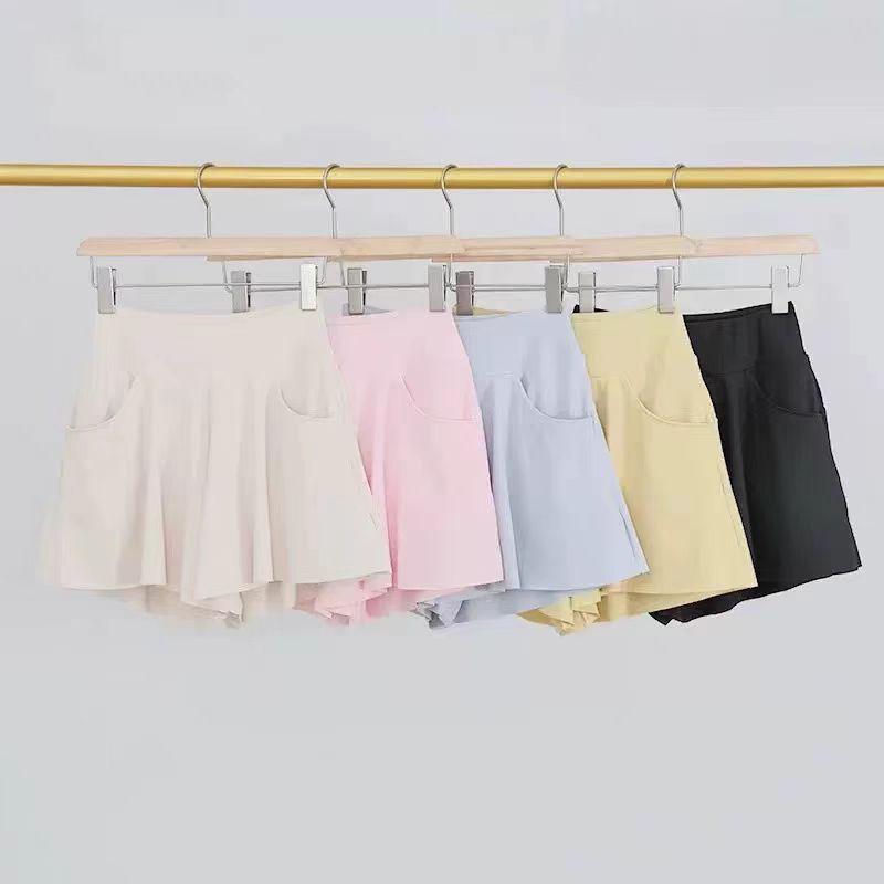 High-Waisted, Breathable Yoga Shorts with Pockets for Fitness & Running Medium слонова кістка/білий
High-Waisted, Breathable Yoga Shorts with Pockets for Fitness & Running Medium слонова кістка/білий