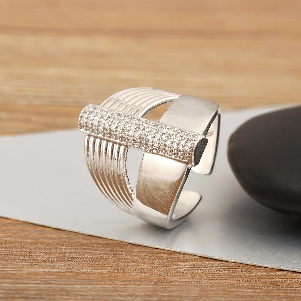 Nidin New Arrival Punk Style Hollow Inlaid Crystal Zircon Open Rings Adjustable For Women Men Wedding Party Finger Jewelry Gifts resizable срібний
Nidin New Arrival Punk Style Hollow Inlaid Crystal Zircon Open Rings Adjustable For Women Men Wedding Party Finger Jewelry Gifts resizable срібний