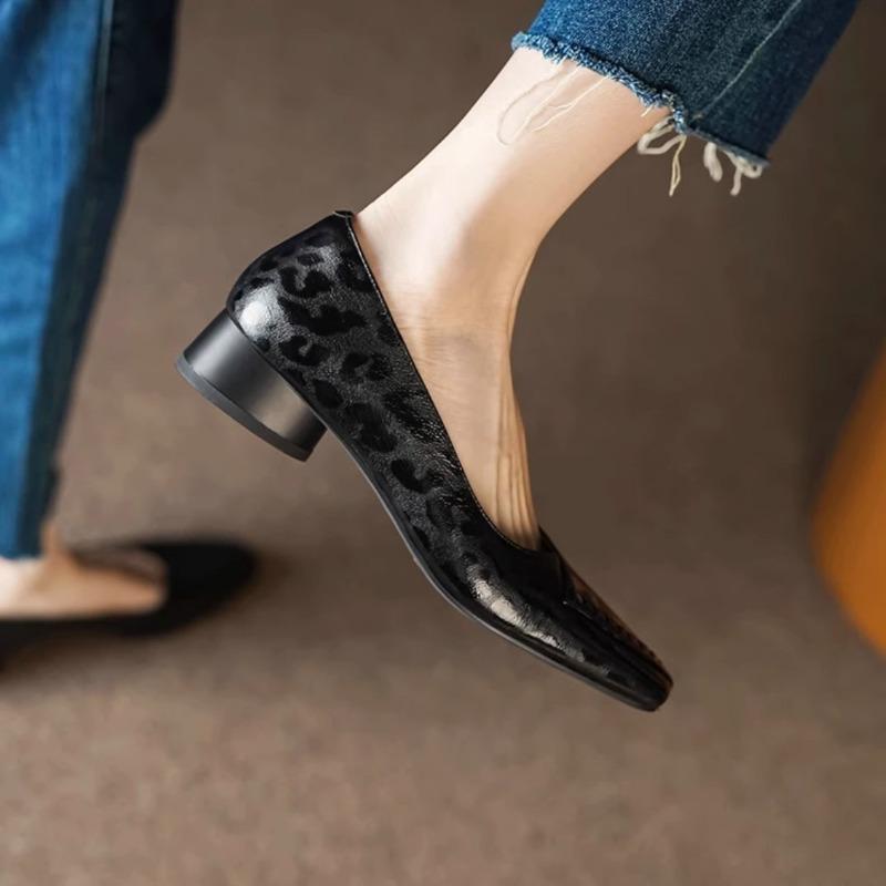 Модные осенние новые туфли-лодочки на круглом каблуке с квадратным носком, с мелким вырезом, закрывающие ногу, нескользящие, износостойкие, на низком каблуке 35
Модные осенние новые туфли-лодочки на круглом каблуке с квадратным носком, с мелким вырезом, закрывающие ногу, нескользящие, износостойкие, на низком каблуке 35