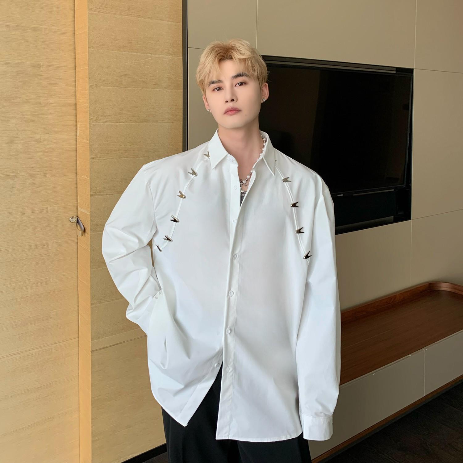 Мужская повседневная рубашка с длинным рукавом в корейском стиле - Металлический дизайн, Свободный крой, для весны и осени L
Мужская повседневная рубашка с длинным рукавом в корейском стиле - Металлический дизайн, Свободный крой, для весны и осени L