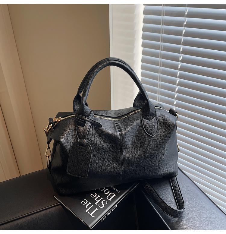 Vintage Large Capacity PU Leather Tote Bag for Women Fashionable Frosted Boston Bag for Spring/Autumn Handbag for Commuting чёрный
Vintage Large Capacity PU Leather Tote Bag for Women Fashionable Frosted Boston Bag for Spring/Autumn Handbag for Commuting чёрный