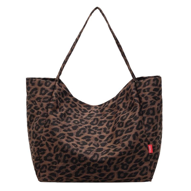 Women s Leopard Print Tote Bag with Wide Shoulder Straps and Spacious Design кофейный
Women s Leopard Print Tote Bag with Wide Shoulder Straps and Spacious Design кофейный