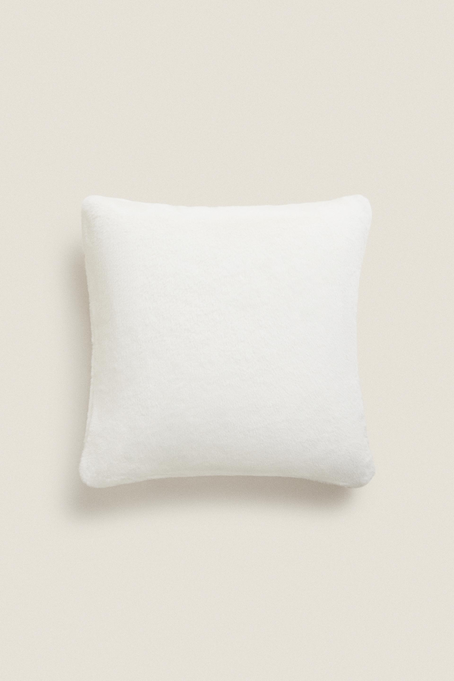 МЕХОВОЙ ЧЕХОЛ НА ПОДУШКУ
МЕХОВОЙ ЧЕХОЛ НА ПОДУШКУ