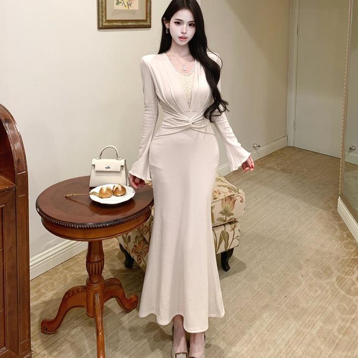 French Lace Knot V-Neck Dress: Women s Autumn/Winter Elegant Style, Patchwork Waist-Cinched Gown with Mermaid Skirt Medium абрикосовий
French Lace Knot V-Neck Dress: Women s Autumn/Winter Elegant Style, Patchwork Waist-Cinched Gown with Mermaid Skirt Medium абрикосовий
