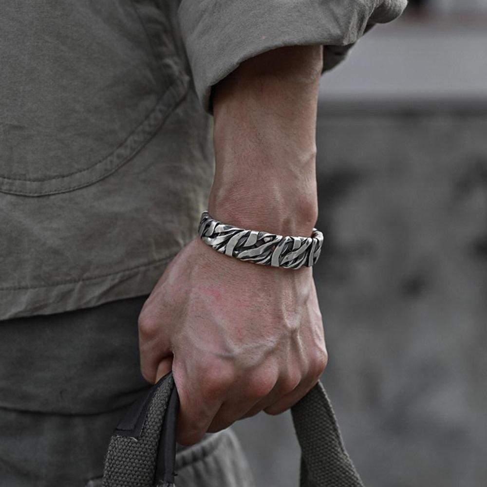 Simple Metal Exquisite Textured Men Cuff Bangle Man Bangle Fashion Jewelry Korean Style Bracelet B
Simple Metal Exquisite Textured Men Cuff Bangle Man Bangle Fashion Jewelry Korean Style Bracelet B