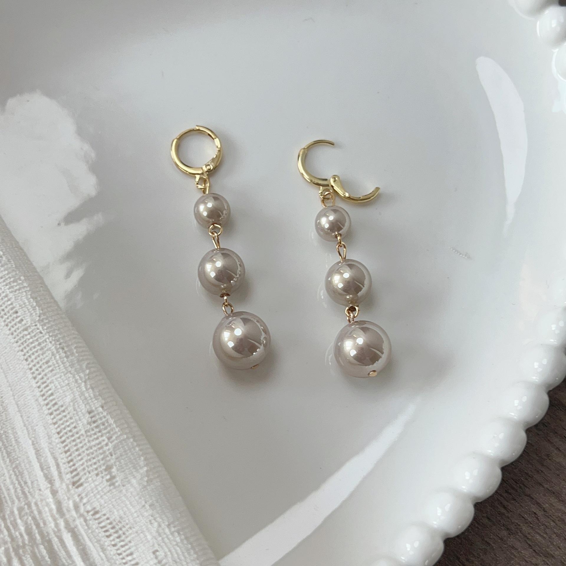 1 пара серых жемчужных сережек, нежный темперамент, нишевый дизайн, изящные простые серьги с тремя жемчужными пряжками
1 пара серых жемчужных сережек, нежный темперамент, нишевый дизайн, изящные простые серьги с тремя жемчужными пряжками