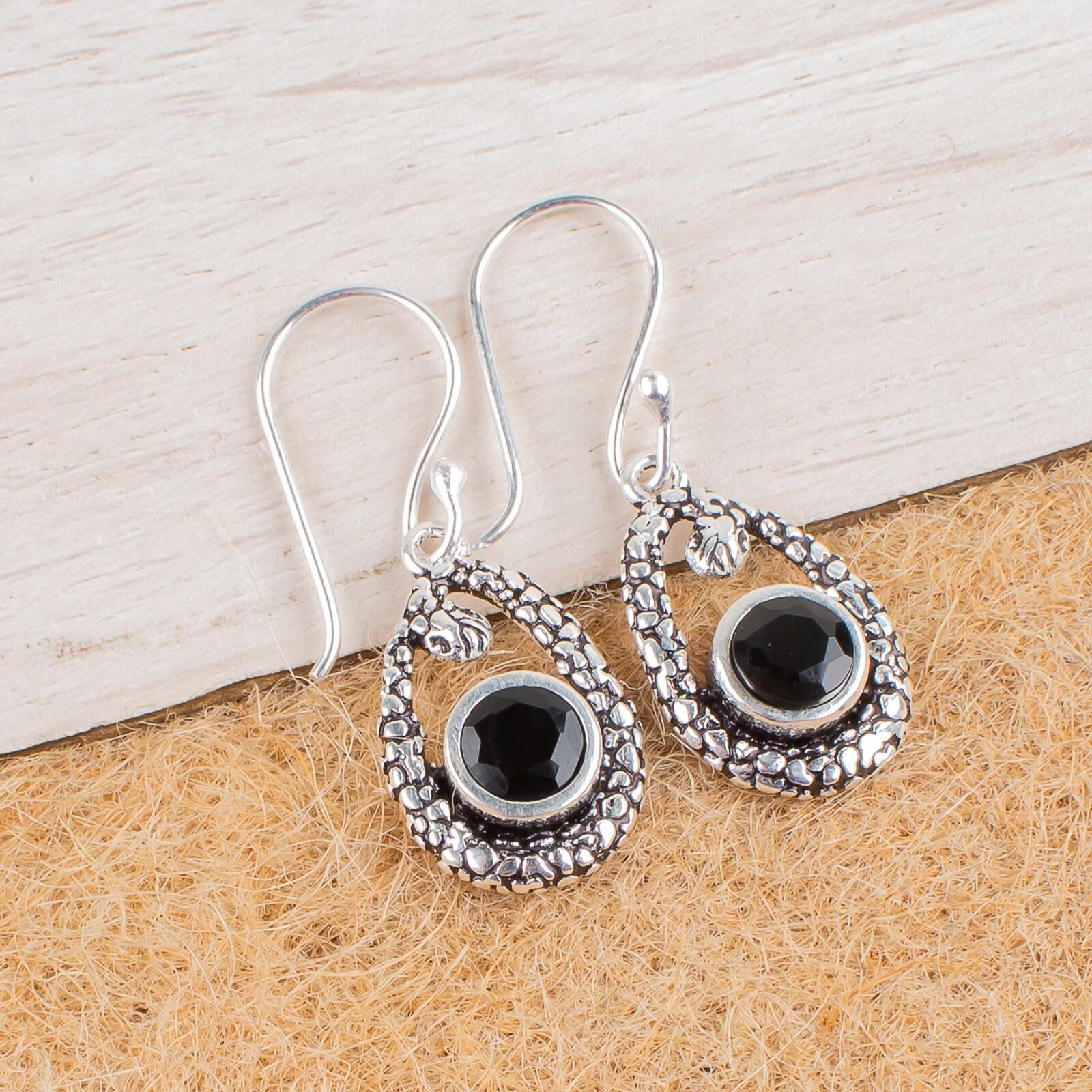 Black Onyx Gemstone 925 Sterling Silver Jewelry Drop/Dangle Boho Earrings 1.38 CE-3-2
Black Onyx Gemstone 925 Sterling Silver Jewelry Drop/Dangle Boho Earrings 1.38 CE-3-2