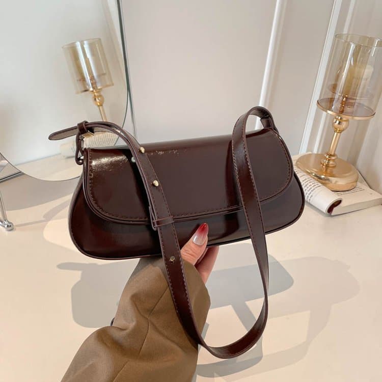 Glossy Retro Baguette Bag Women s Shoulder Messenger Bag кавовий
Glossy Retro Baguette Bag Women s Shoulder Messenger Bag кавовий