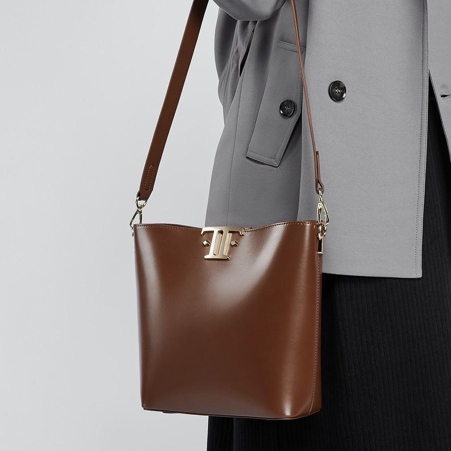 Commuter Versatile Bucket Bag Cowhide Underarm Women s Bag Large Capacity Shoulder Bag бордовий
Commuter Versatile Bucket Bag Cowhide Underarm Women s Bag Large Capacity Shoulder Bag бордовий