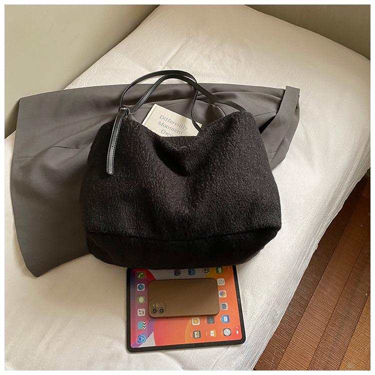 Women s 2025 Versatile Large Tote Bag - Autumn/Winter Single Shoulder Handbag
Women s 2025 Versatile Large Tote Bag - Autumn/Winter Single Shoulder Handbag