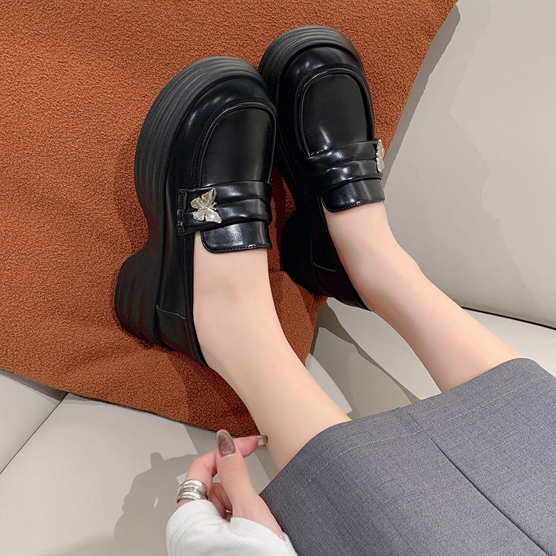 French Mary Jane small leather shoes women s 2025 new platform butterfly one-pedal loafers thick heel high heel single shoes 40 чёрный
French Mary Jane small leather shoes women s 2025 new platform butterfly one-pedal loafers thick heel high heel single shoes 40 чёрный