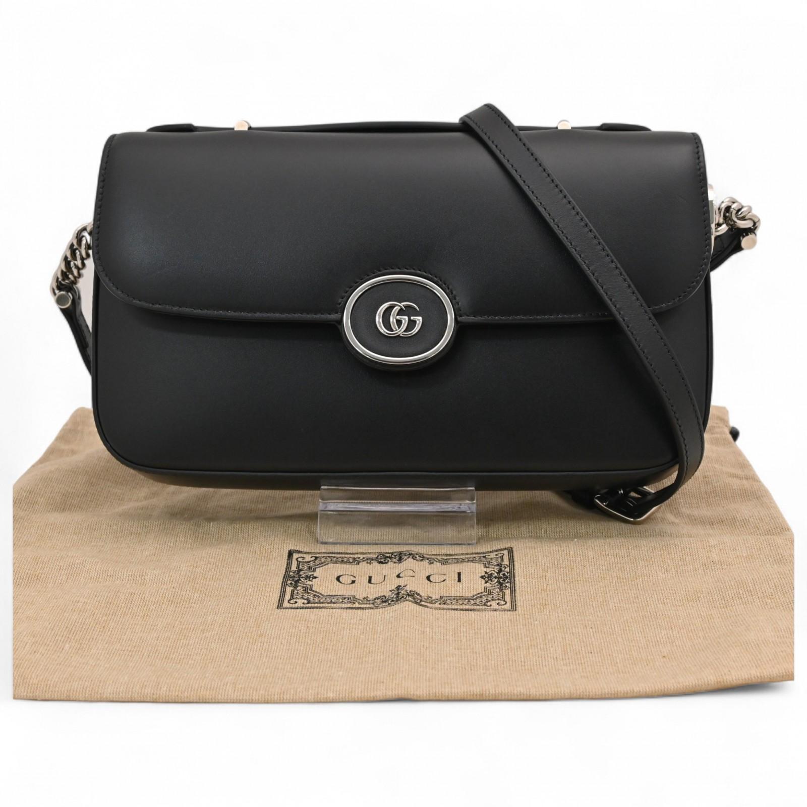 Auth GUCCI Petit GG 2WAY Shoulder Bag Black Leather gu7999sb Used
Auth GUCCI Petit GG 2WAY Shoulder Bag Black Leather gu7999sb Used