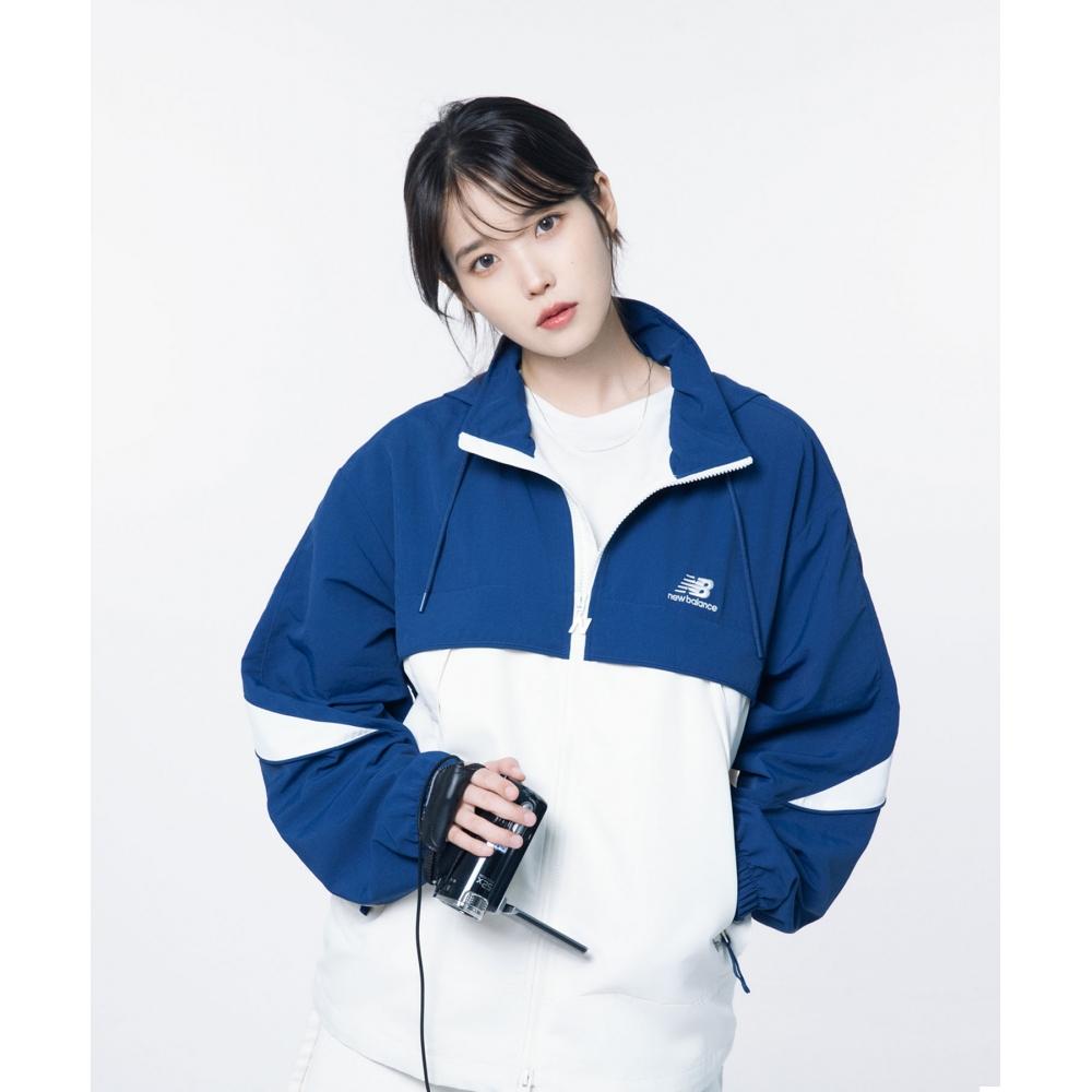 NEW BALANCE NBNAD32843 Теплая куртка UNI в стиле колор-блок (ТЕМНО-СИНИЙ) 
NEW BALANCE NBNAD32843 Теплая куртка UNI в стиле колор-блок (ТЕМНО-СИНИЙ)