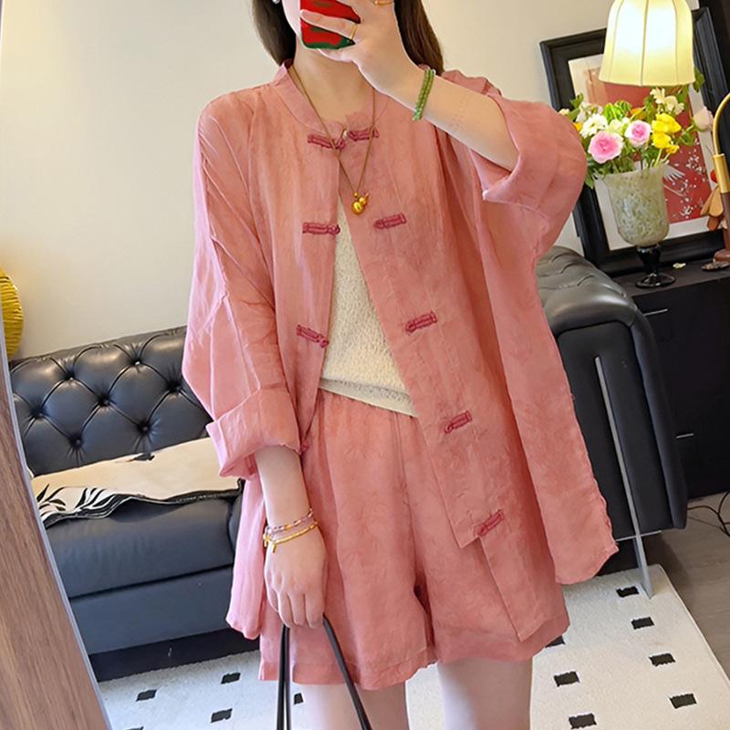 New Chinese Style Women s Summer Cotton Linen Two-Piece Set: Frog Button Sun Protection Shirt & Casual Shorts L рожевий
New Chinese Style Women s Summer Cotton Linen Two-Piece Set: Frog Button Sun Protection Shirt & Casual Shorts L рожевий