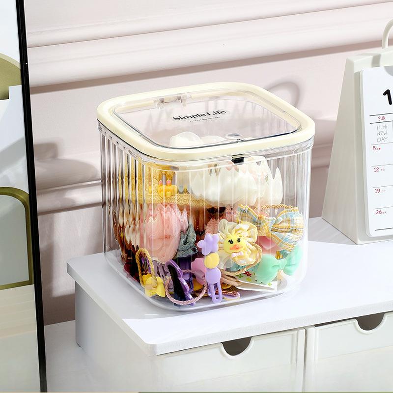 Настольная шкатулка для украшений большой вместимости с крышкой, кожаным ремешком, резинкой для волос, заколкой для волос и милой коробкой для хранения Large size - transparent
Настольная шкатулка для украшений большой вместимости с крышкой, кожаным ремешком, резинкой для волос, заколкой для волос и милой коробкой для хранения Large size - transparent