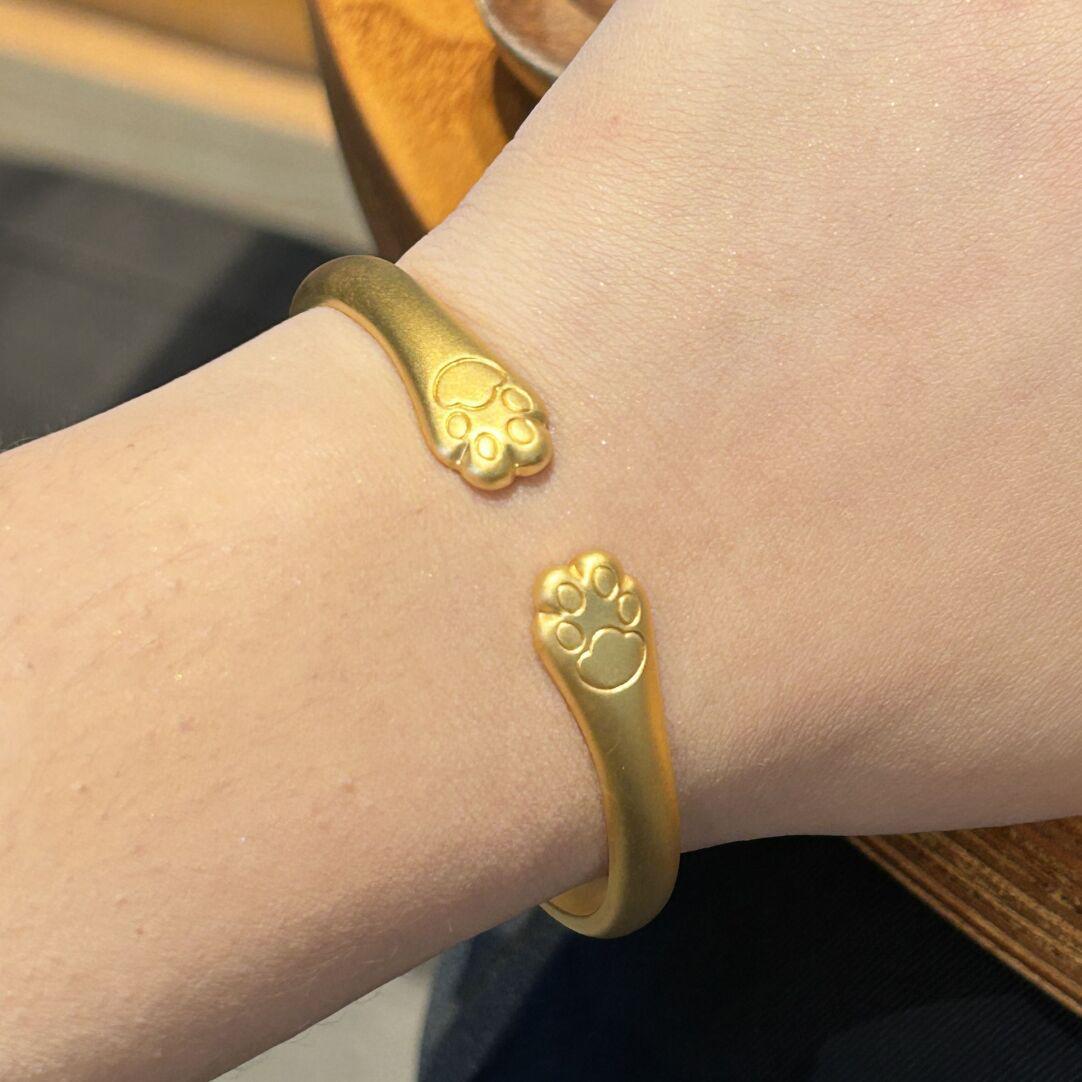 Винтажный золотой браслет с кошачьей лапкой: Женский браслет Lucky с открытым концом, Шикарный и Роскошный
Винтажный золотой браслет с кошачьей лапкой: Женский браслет Lucky с открытым концом, Шикарный и Роскошный