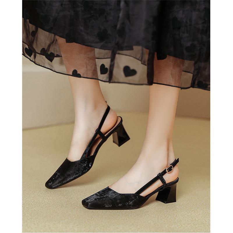 Baotou sandals women s thick heel new rear empty single shoes women s medium heel green one-word buckle high heels 34 зелений
Baotou sandals women s thick heel new rear empty single shoes women s medium heel green one-word buckle high heels 34 зелений