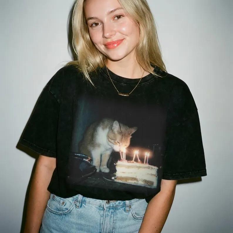 Vintage Washed Cat Eating Spaghetti TShirt Funny Meme Graphic Tee Retro Streetwear for Unisex Women Oversized YK Casual Top 2XL
Vintage Washed Cat Eating Spaghetti TShirt Funny Meme Graphic Tee Retro Streetwear for Unisex Women Oversized YK Casual Top 2XL