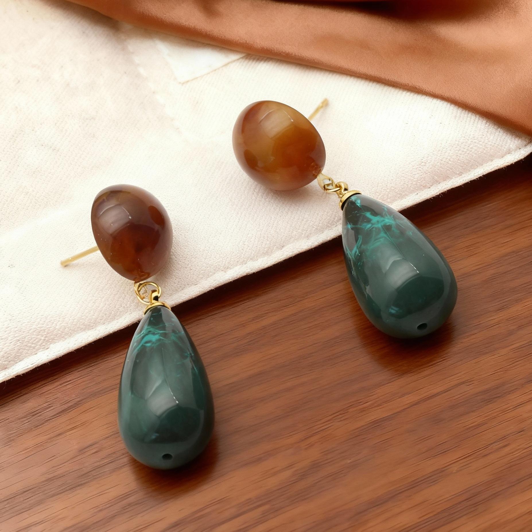 Модні сережки-краплі для жіночих прикрас зелений
Модні сережки-краплі для жіночих прикрас зелений