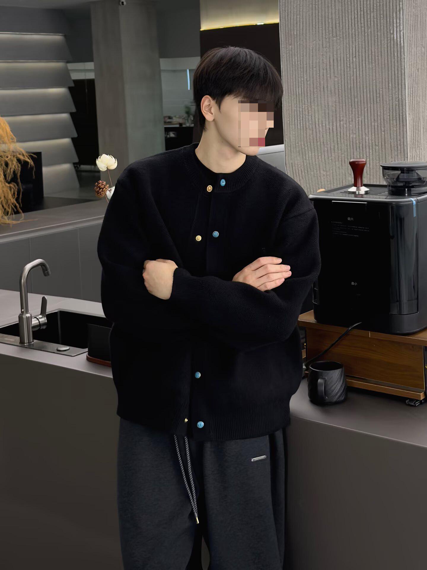 Unisex Trendy Embroidered Knit Cardigan for Autumn/Winter L чорний
Unisex Trendy Embroidered Knit Cardigan for Autumn/Winter L чорний