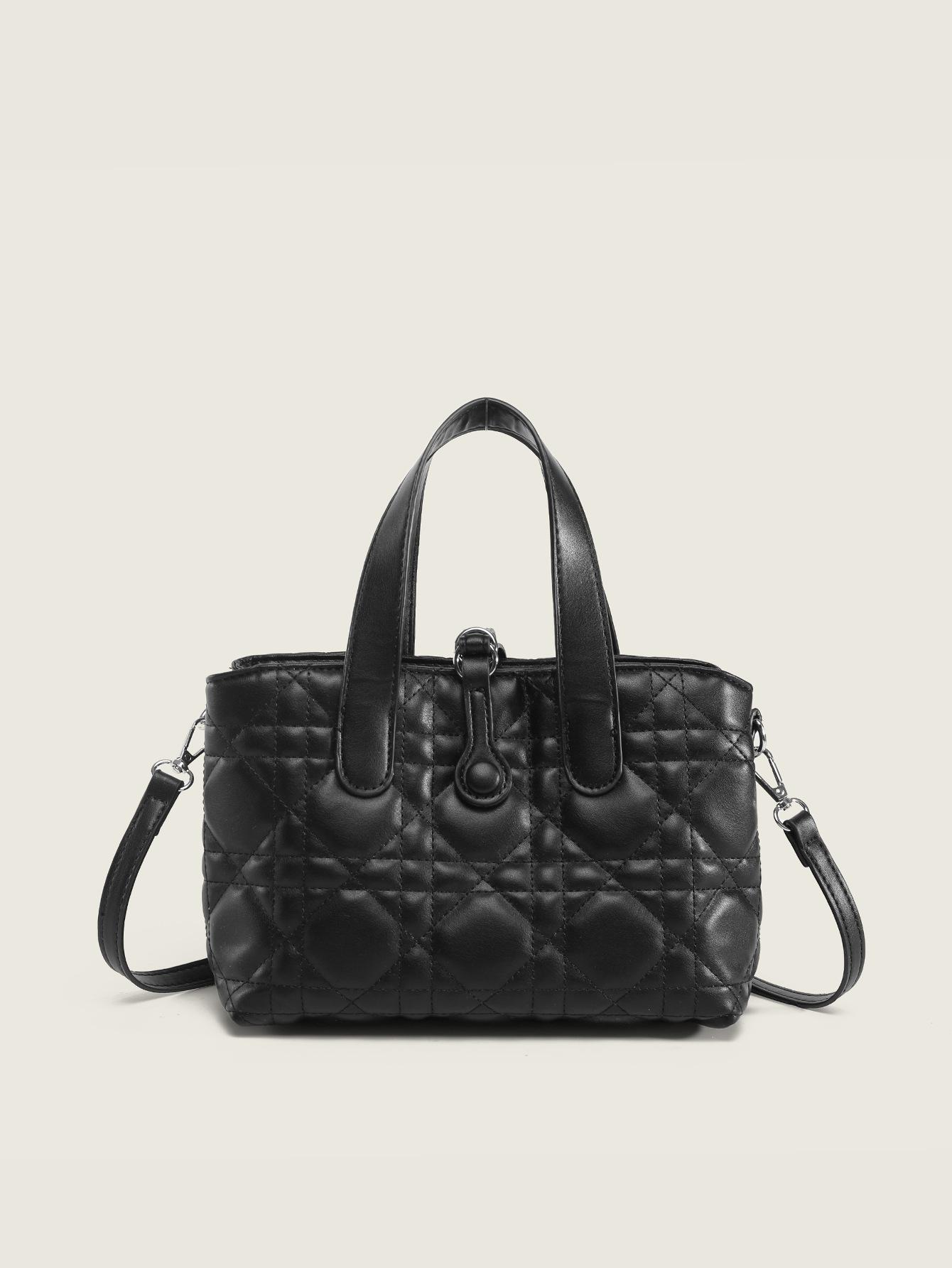 High-end diamond small fragrant wind portable bucket bag niche design fashionable tote bag exquisite hand carry vegetable basket bag
High-end diamond small fragrant wind portable bucket bag niche design fashionable tote bag exquisite hand carry vegetable basket bag