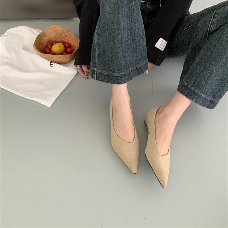 Single shoes women s low-heeled thick-heeled retro fashion grandma shoes 2025 spring and autumn new Korean version simple and versatile single shoes 39 коричневый
Single shoes women s low-heeled thick-heeled retro fashion grandma shoes 2025 spring and autumn new Korean version simple and versatile single shoes 39 коричневый