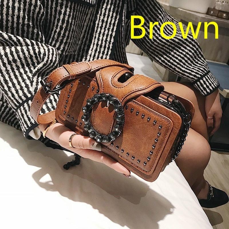 Fashion Retro Diamond Small Square Bag Ladies Shoulder Messenger Bag Rivet Decorative Clutch Bag коричневий
Fashion Retro Diamond Small Square Bag Ladies Shoulder Messenger Bag Rivet Decorative Clutch Bag коричневий