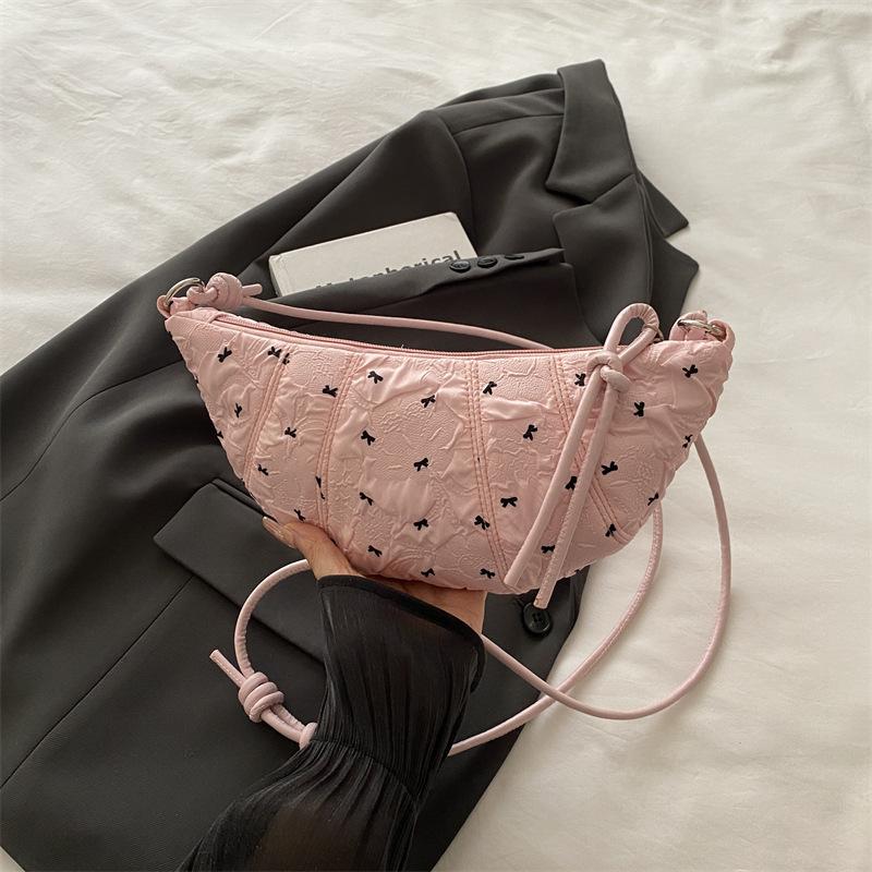 Casual niche design personalized women s armpit bag 2025 summer new foreign style shoulder bag portable dumpling bag women рожевий
Casual niche design personalized women s armpit bag 2025 summer new foreign style shoulder bag portable dumpling bag women рожевий
