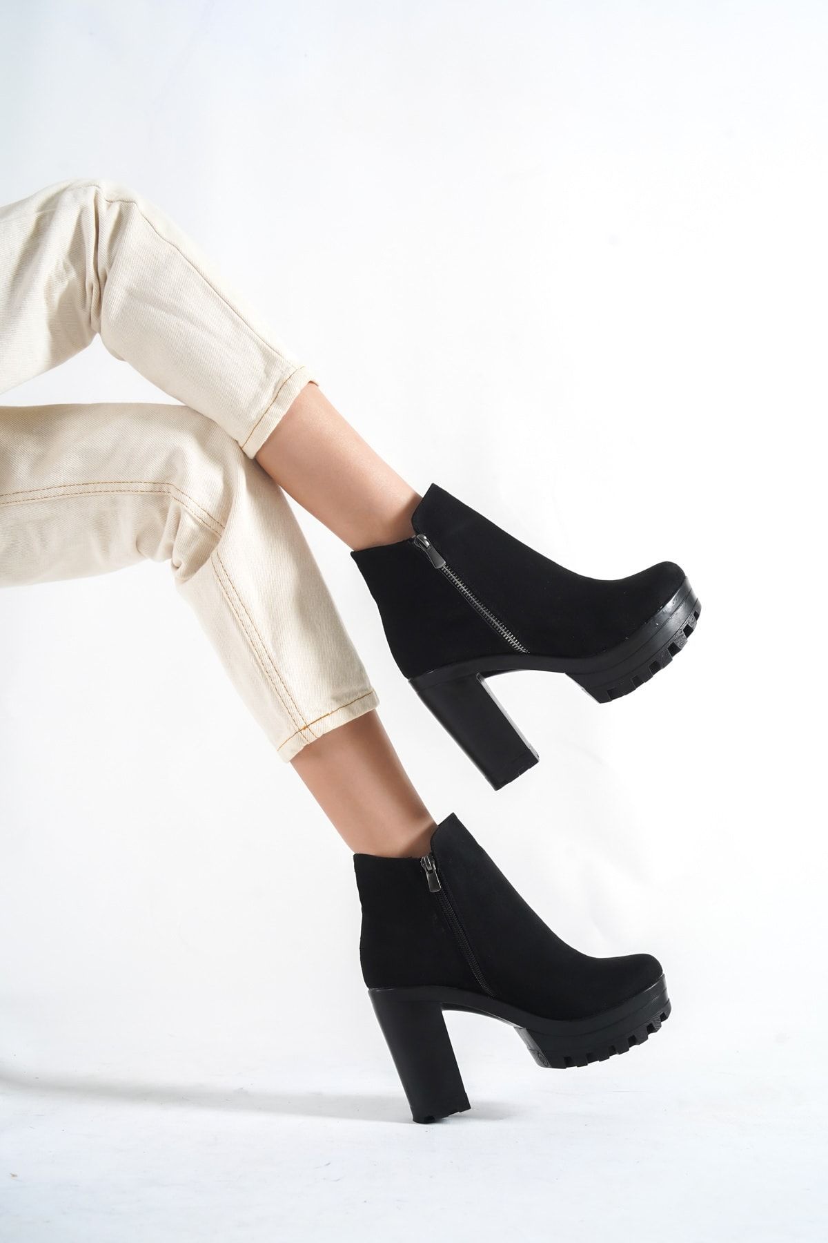 Women Modern Stylish Fashion Black Suede Women Platform Heel Zipper Waterproof Winter Boots & Botie 36
Women Modern Stylish Fashion Black Suede Women Platform Heel Zipper Waterproof Winter Boots & Botie 36