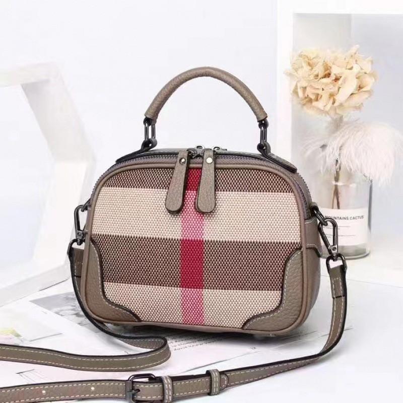 Fashionable High-end Small Square Bag Women s Light Luxury Cowhide Plaid Cross-body Mother s Style Atmosphere 21x11x17 хакі
Fashionable High-end Small Square Bag Women s Light Luxury Cowhide Plaid Cross-body Mother s Style Atmosphere 21x11x17 хакі